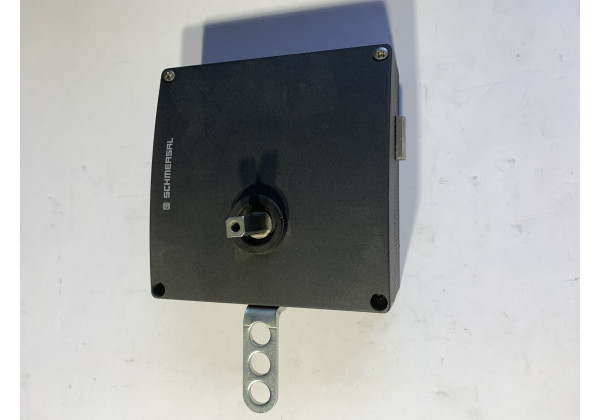 AZM 200-B30-LTAG1P26-SZ-2784-InStock