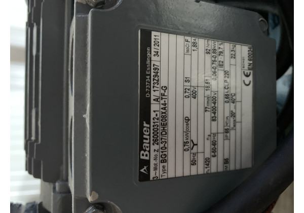 Motor Bauer BG10-37/DHE08XA4-TF-G; Pumpe: Barmag 200cm3-InStock Motor +Reduktor +Pumpe Motor Bauer BG10-37/DHE08XA4-TF-G; Pumpe: Barmag 200cm3 Bauer